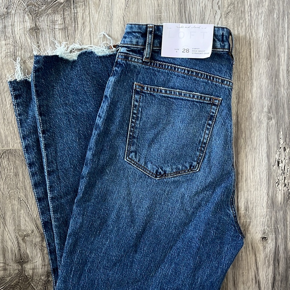 NWT Loft jeans size 28 (6) curvy high waisted cropped. So cute!!